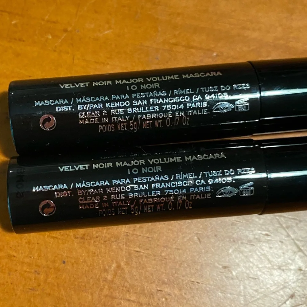 2 Marc Jacobs Velvet Noir Major Volume Mascaras